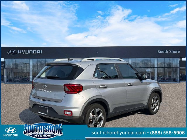 Certified 2024 Hyundai Venue SEL FWD image 6