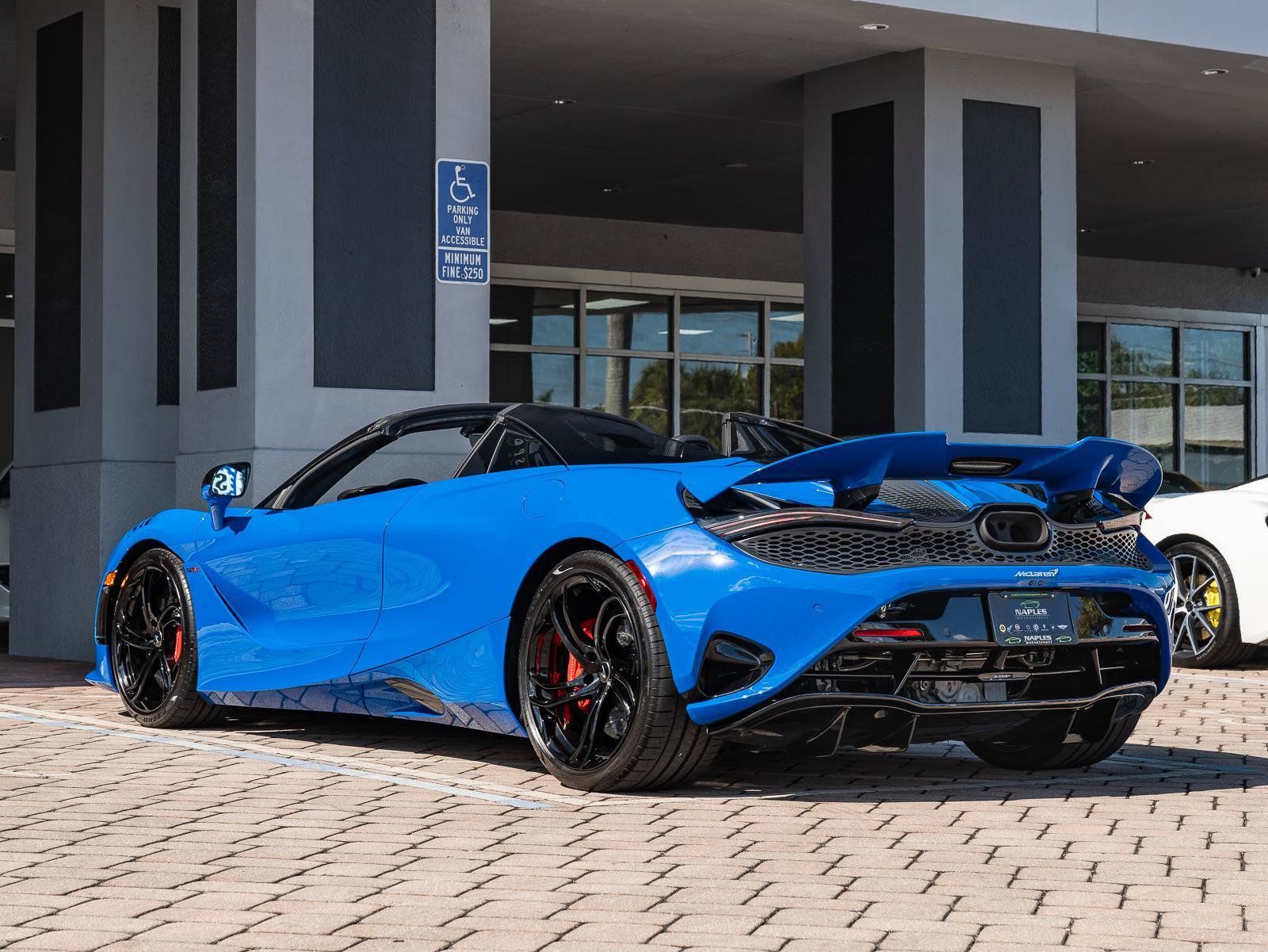 Used 2024 McLaren 750S Spider RWD image 35
