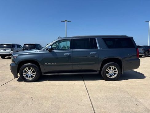 Used 2019 Chevrolet Suburban LT AWD/4WD image 5