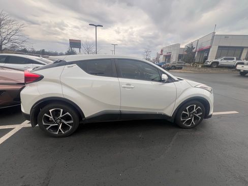 Used 2018 Toyota C-HR XLE image 7