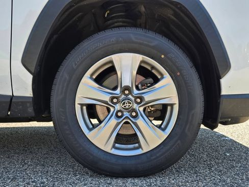 Used 2024 Toyota RAV4 XLE AWD/4WD image 10