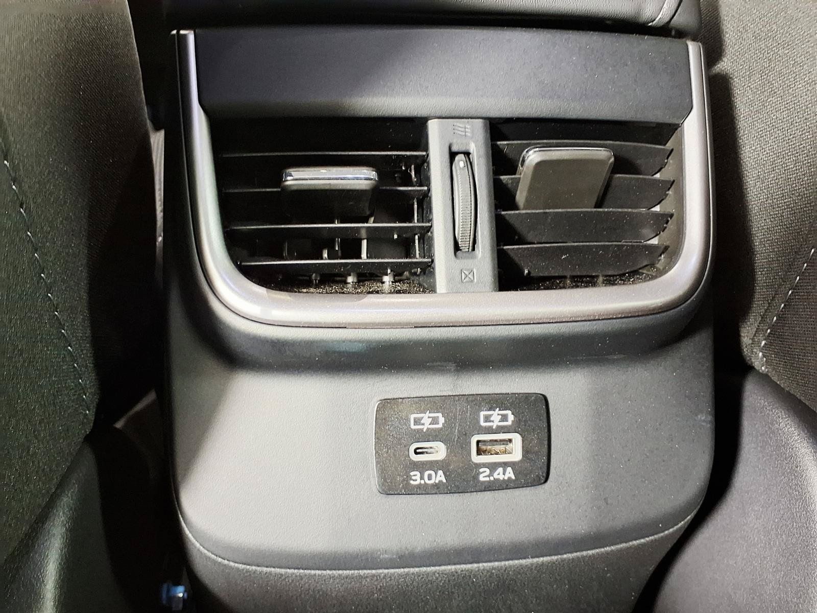 Used 2025 Subaru Outback Premium AWD/4WD image 12