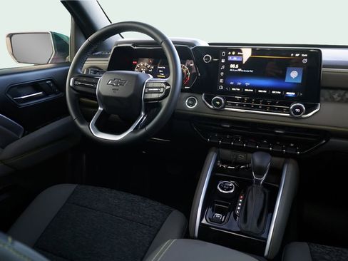 Used 2024 Chevrolet Colorado ZR2 w/ Technology Package image 23