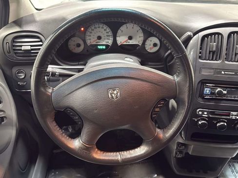Used 2006 Dodge Grand Caravan SXT FWD image 10