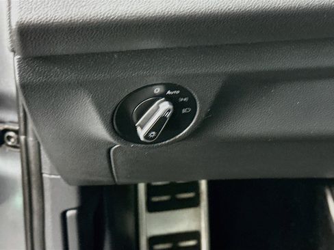 Used 2025 Volkswagen Jetta Sport FWD image 17