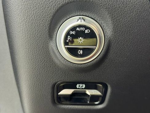 Used 2024 Mercedes-Benz CLE 300 4MATIC Coupe image 36