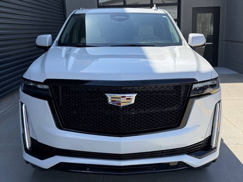 Used 2024 Cadillac Escalade Sport Platinum AWD/4WD image 4