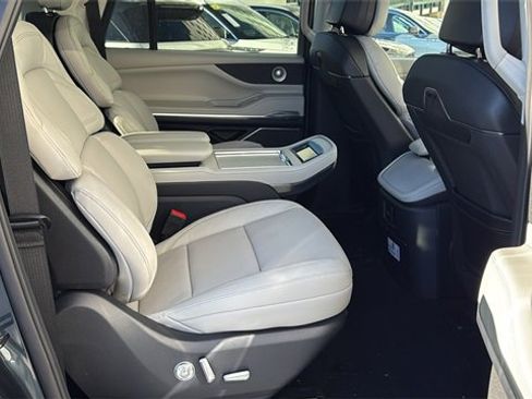 New 2026 Lincoln Navigator L Reserve image 10