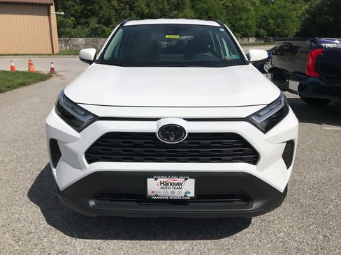 Used 2025 Toyota RAV4 XLE AWD/4WD image 3