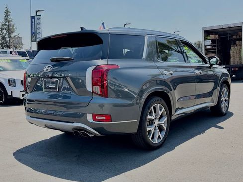 Used 2022 Hyundai Palisade Limited w/ Cargo Package FWD image 12