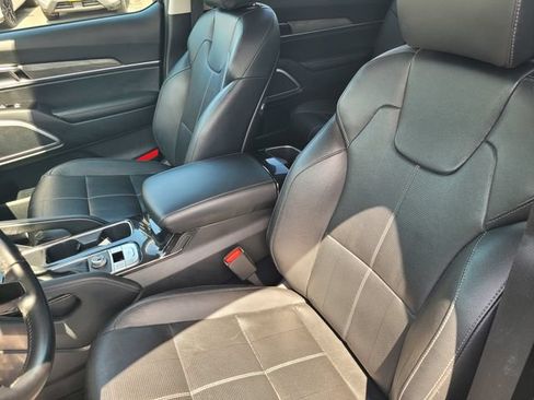 Used 2022 Kia Telluride EX w/ EX Premium Package FWD image 13