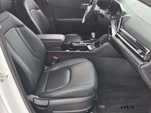 Used 2025 Kia Sportage EX FWD image 16
