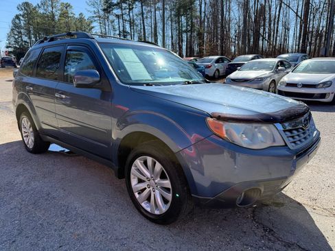 Used 2013 Subaru Forester 2.5X Premium w/ All-Weather Plus Pkg AWD/4WD image 2