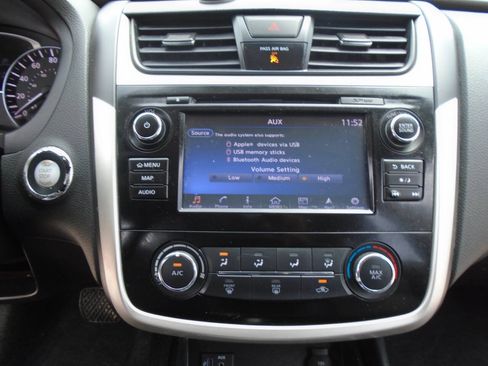 Used 2018 Nissan Altima 2.5 SR w/ SR Midnight Edition FWD image 14