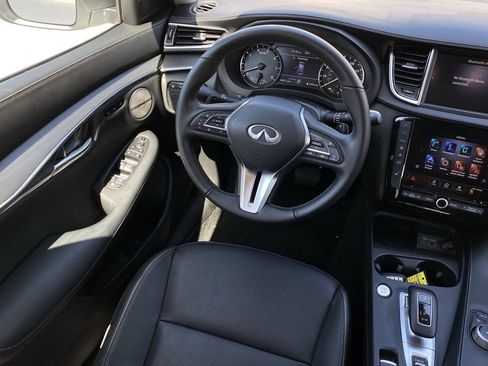 Certified 2025 INFINITI QX50 Luxe AWD/4WD image 16