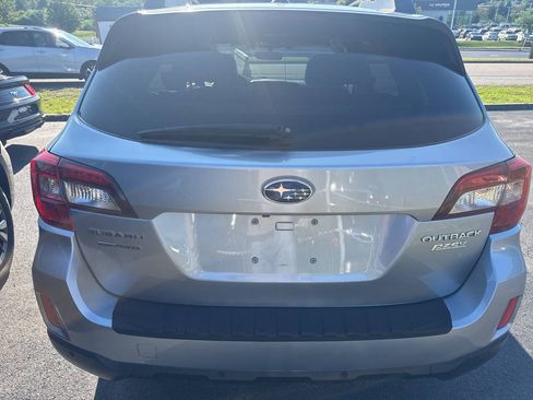 Used 2017 Subaru Outback 2.5i Limited AWD/4WD image 20