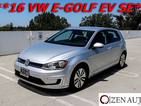 Used 2016 Volkswagen e-Golf SE FWD image 38