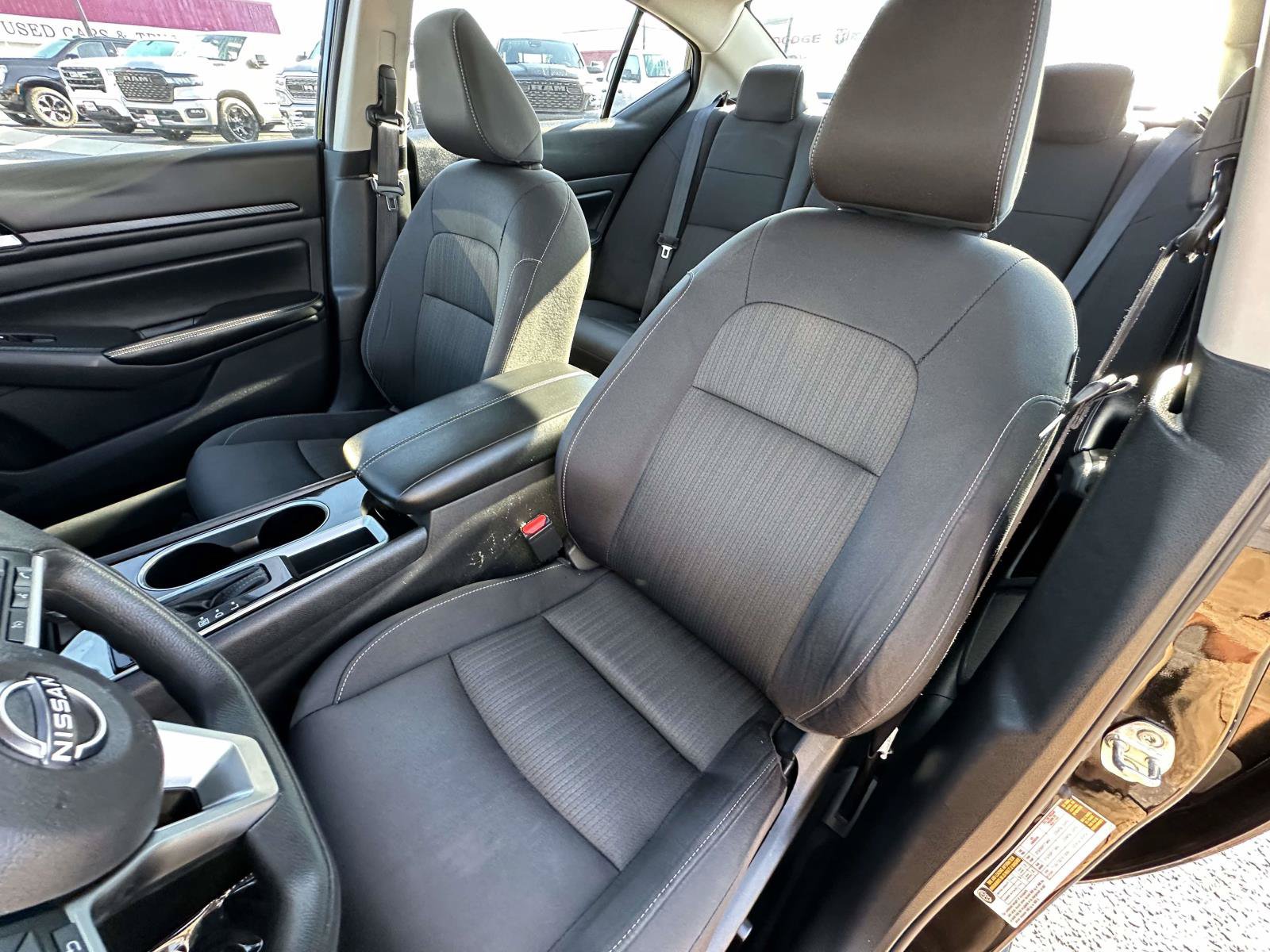 Used 2024 Nissan Altima 2.5 SV FWD image 26