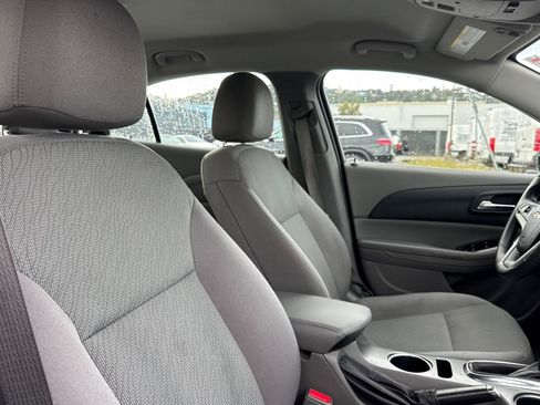 Used 2015 Chevrolet Malibu LS image 29