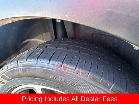 Used 2015 Ford Explorer XLT w/ Equipment Group 202A FWD image 11