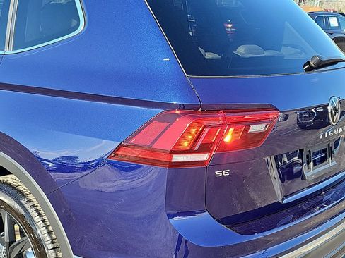 Used 2024 Volkswagen Tiguan SE image 39