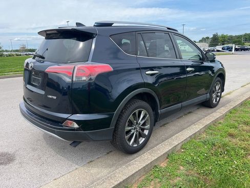 Used 2018 Toyota RAV4 Limited FWD image 3