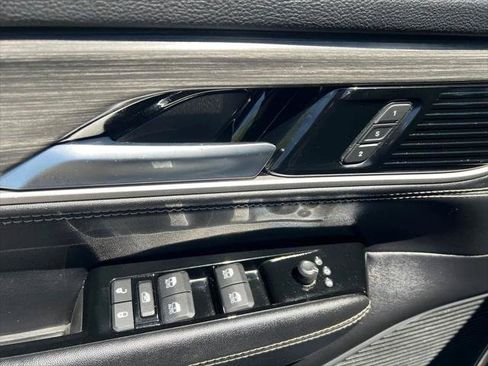 Certified 2024 Jeep Wagoneer L Series III w/ Flexible Seating Group AWD/4WD image 18