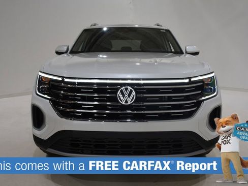 Used 2025 Volkswagen Atlas SEL AWD/4WD image 2