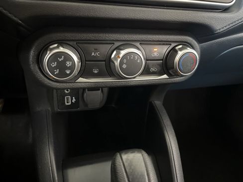 Used 2025 Nissan Versa S FWD image 60