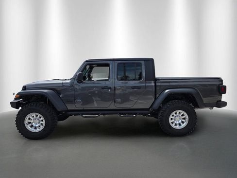 Used 2024 Jeep Gladiator Sport AWD/4WD image 6