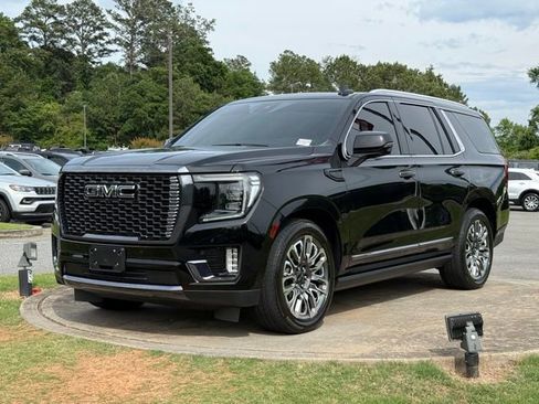 Used 2023 GMC Yukon Denali Ultimate AWD/4WD image 3