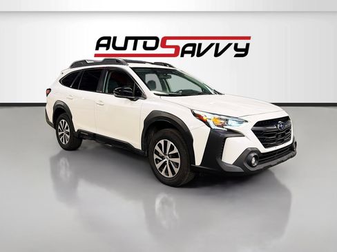 Used 2024 Subaru Outback Premium AWD/4WD image 1