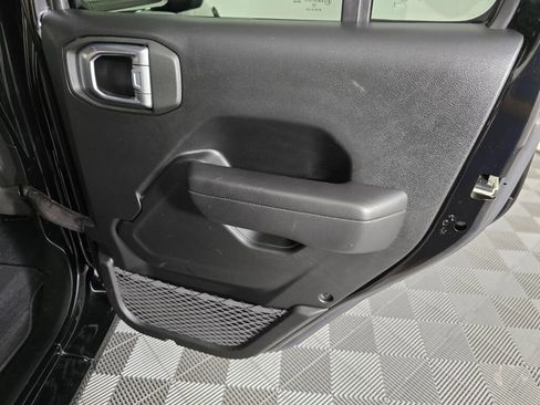 Used 2022 Jeep Wrangler Unlimited Sport image 38