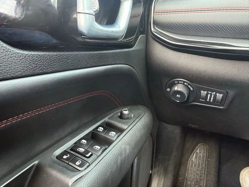Used 2023 Jeep Compass Trailhawk AWD/4WD image 11