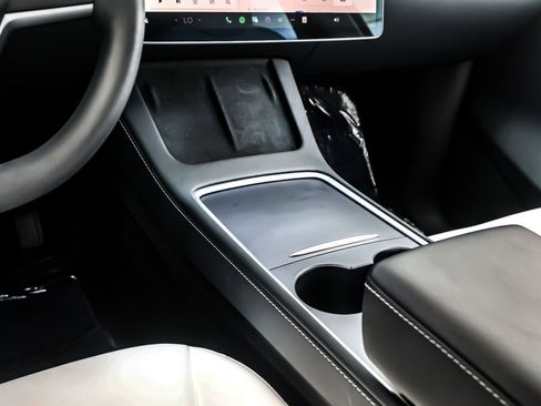 Used 2023 Tesla Model Y Long Range image 6