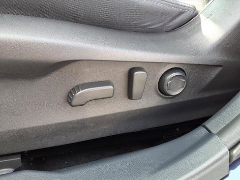 Used 2025 Subaru Outback Premium image 4