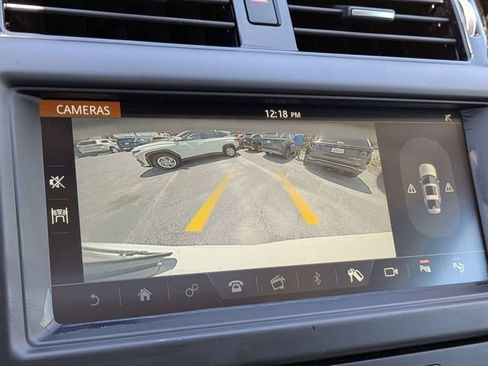 Used 2020 Land Rover Discovery SE AWD/4WD image 23