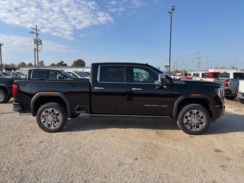 New 2026 GMC Sierra 2500 Denali w/ Denali Reserve Package image 7