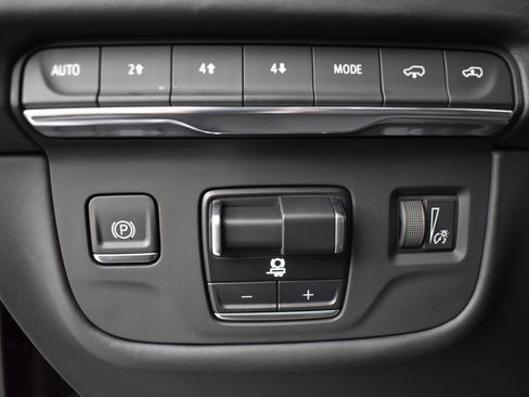 Certified 2025 Cadillac Escalade Sport Platinum image 13