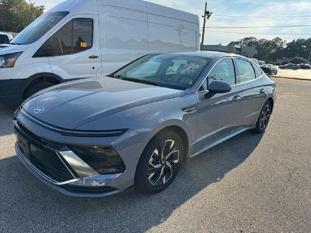 Used 2025 Hyundai Sonata SEL FWD image 5