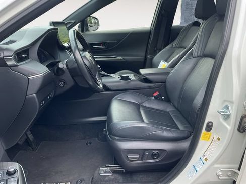 Used 2021 Toyota Venza AWD/4WD image 9
