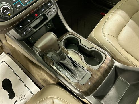 Used 2017 GMC Canyon SLT w/ Driver Alert Package image 18