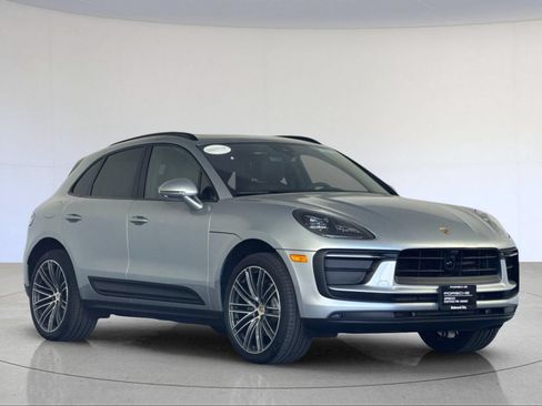 Certified 2026 Porsche Macan AWD/4WD image 10