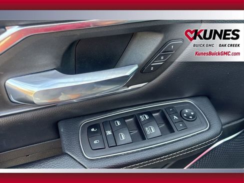 Used 2024 RAM 1500 Laramie image 9