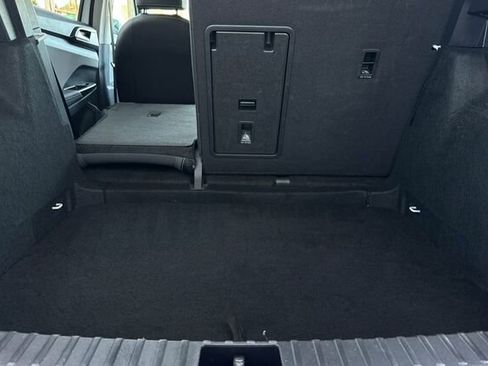 Used 2024 Volkswagen Taos SE image 15