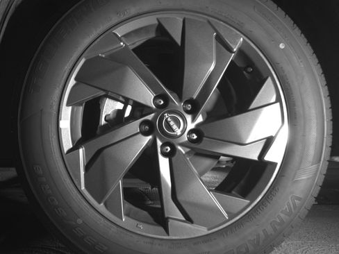 Used 2025 Nissan Rogue SV FWD image 12