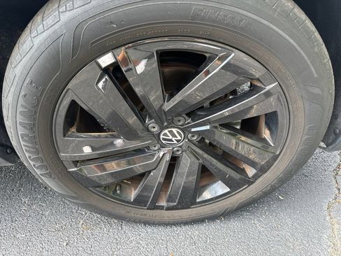 Used 2023 Volkswagen Atlas Cross Sport SE w/ Black Wheel Package FWD image 11