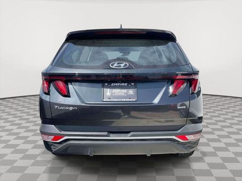 Used 2023 Hyundai Tucson SE AWD/4WD image 3
