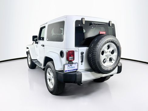 Used 2015 Jeep Wrangler Sahara AWD/4WD image 7