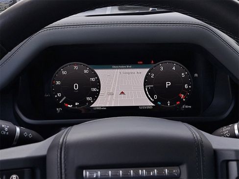 Used 2024 Land Rover Defender 110 X-Dynamic SE image 10